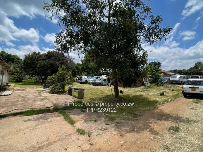 Investment  Property on 2,431sqm with Title Deeds