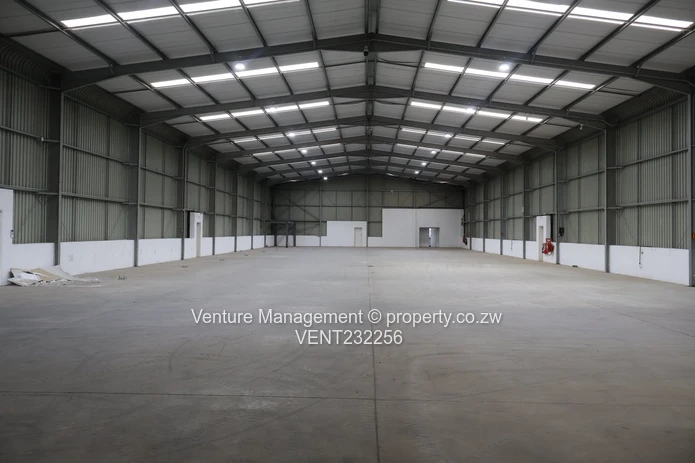 Warehouse To Rent In Pomona , Available December