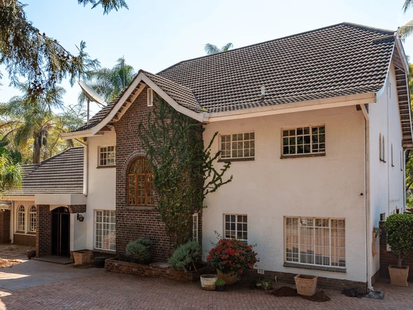 5 Bedroom House