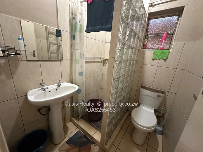 Conveniently Located Flat For Rent