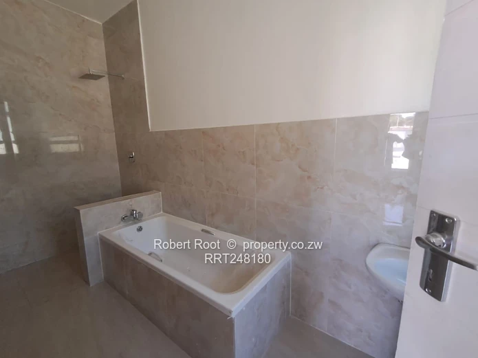 Brand new 4 bed family cluster