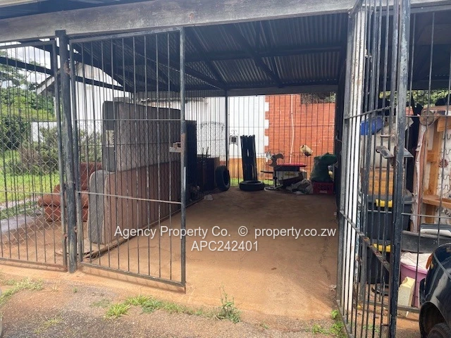 New On The Market -Secure Unit - Ideal Investment (Sole Mandate)