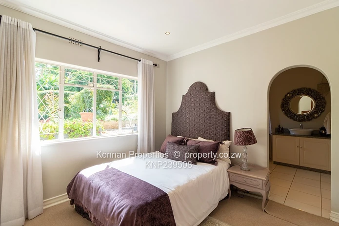 Stunning Home In Great Location.  Offer over $950 000