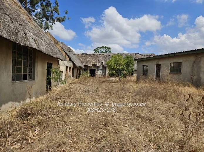 A nice plot a stone throw away from Ruwa Rehab center on the road linking Harare Airport just Timire