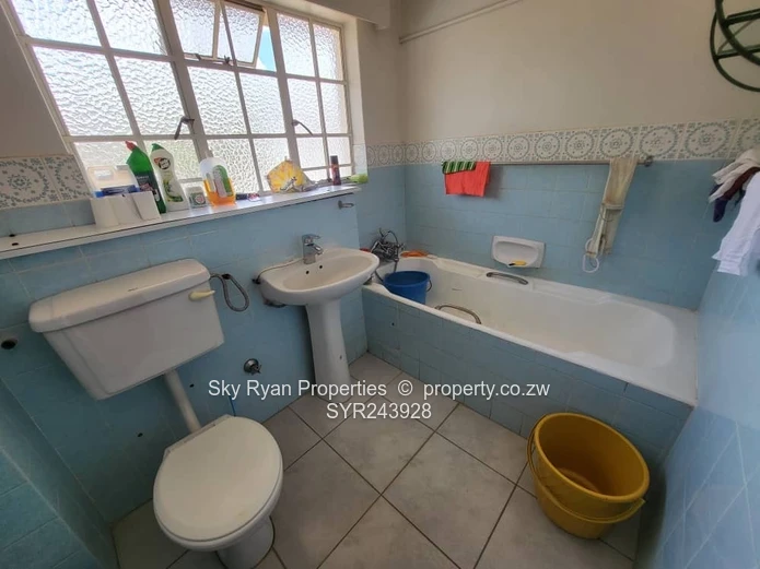 Upper Avenues Garden Flat For Sale